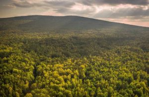 Wycieczki w Góry Świętokrzyskie Wycieczka szkolna Góry Świętokrzyskie