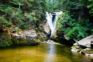 Wycieczka do Wodospadu Szklarki – wycieczki szkolne w Karkonosze Wycieczka szkolna Szklarska Poręba